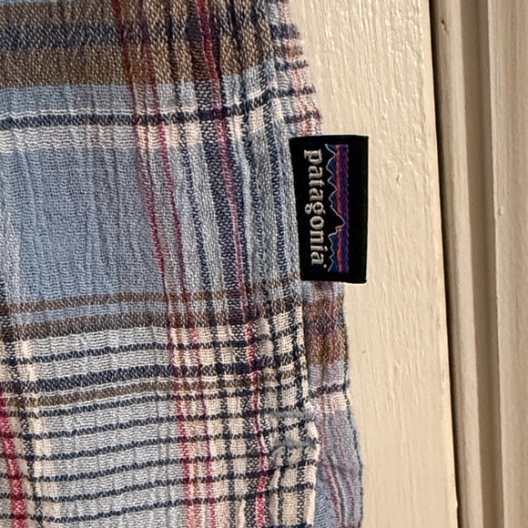Patagonia Men's Plaid Shirt in Blue and Red - Picture 4 of 4